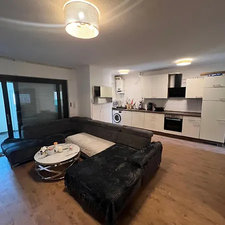 Appartement Charmante Mit Wintergarten Und Terasse Duisbourg