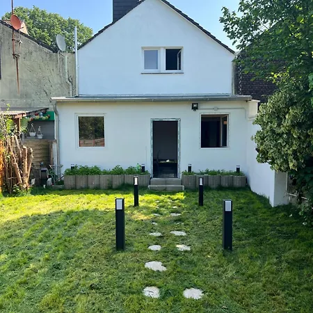 Charmante Mit Wintergarten Und Terasse * Duisburg